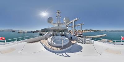 Visite virtuelle d'un yacht privé